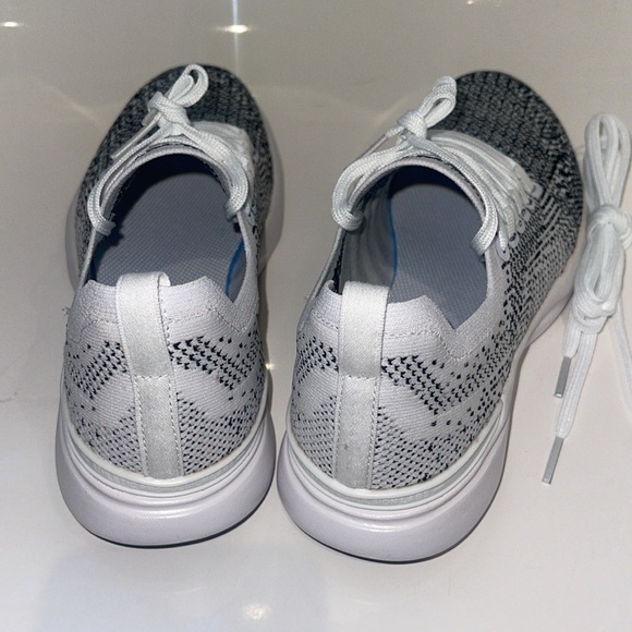 NIB APL ATHLETIC PROPULSION LABS TECHLOOM BREEZE SNEAKERS IN WHITE/BLACK . 6 - Picture 6 of 9